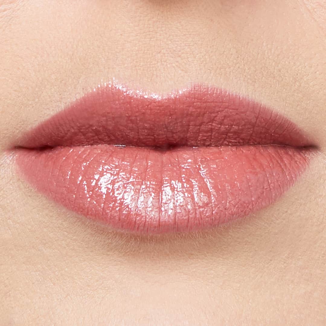 Content Lip Fixation, Choose the Right Nude Lipstick for Medium Skin