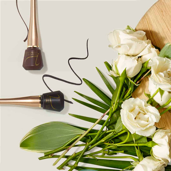 How to Apply Liquid Eyeliner Perfect Cat Eye jane iredale Jane Iredale