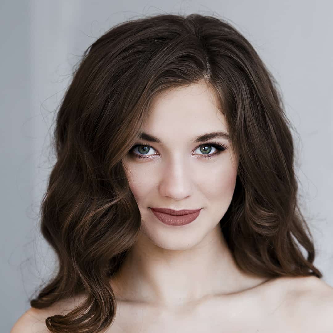 model with long-lasting makeup