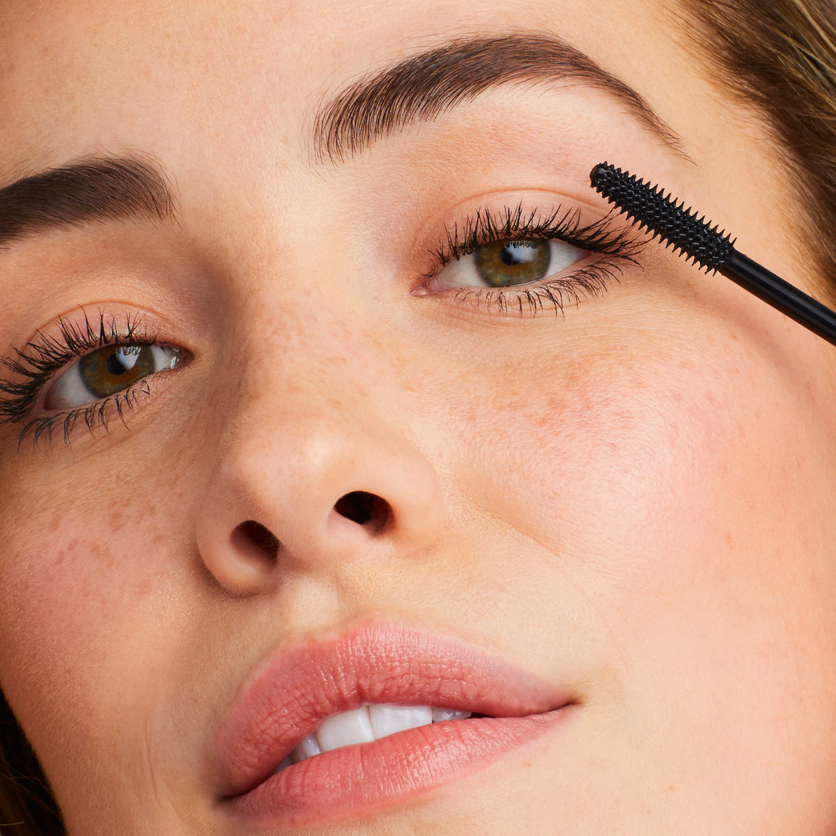 Lash Fixation Length & Definition Tubing Mascara Mini view 2